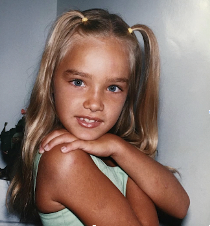 Aos 7 anos comecei a fazer trabalhos como modelo.