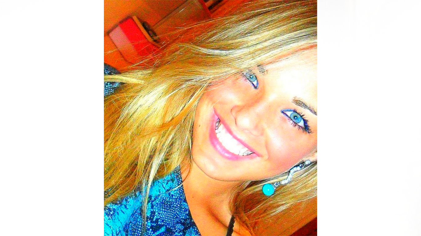 Precisei abrir um processo contra o Google. Todas as contas com nome Bárbara Heck ou Bá Heck caíram, inclusive a minha. Mais tarde muitas contas voltaram.