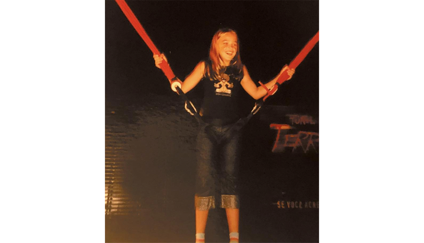 Eu adorava brincadeiras com rodas (patinete, bicicleta, roller) ou qualquer coisa que me tirava do chão ou que fazia eu me machucar facilmente.